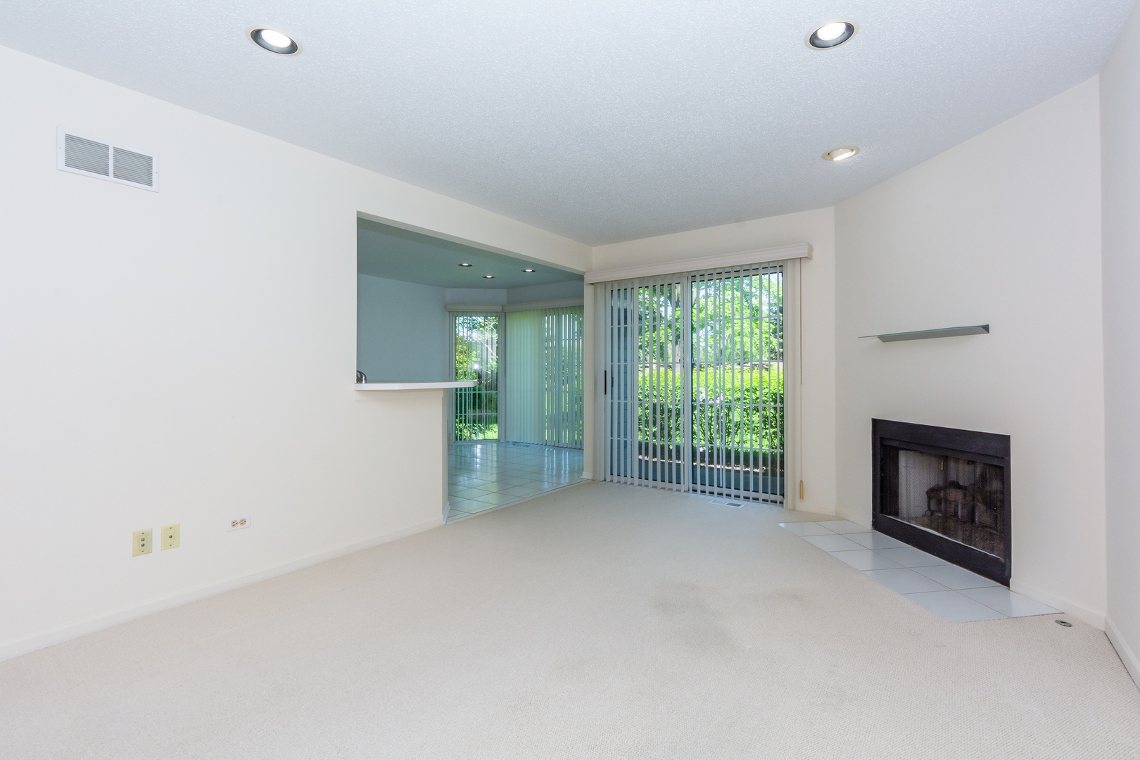 4510 Deer Trail Northbrook, IL 60062 - Photo 16 of 44 a view of empty room with front door