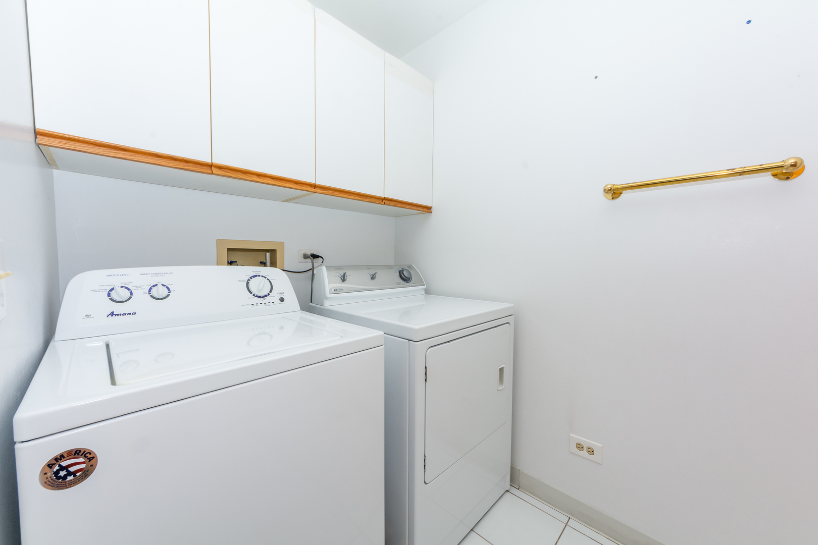 4510 Deer Trail Northbrook, IL 60062 - Photo 20 of 44 a utility room with dryer and washer