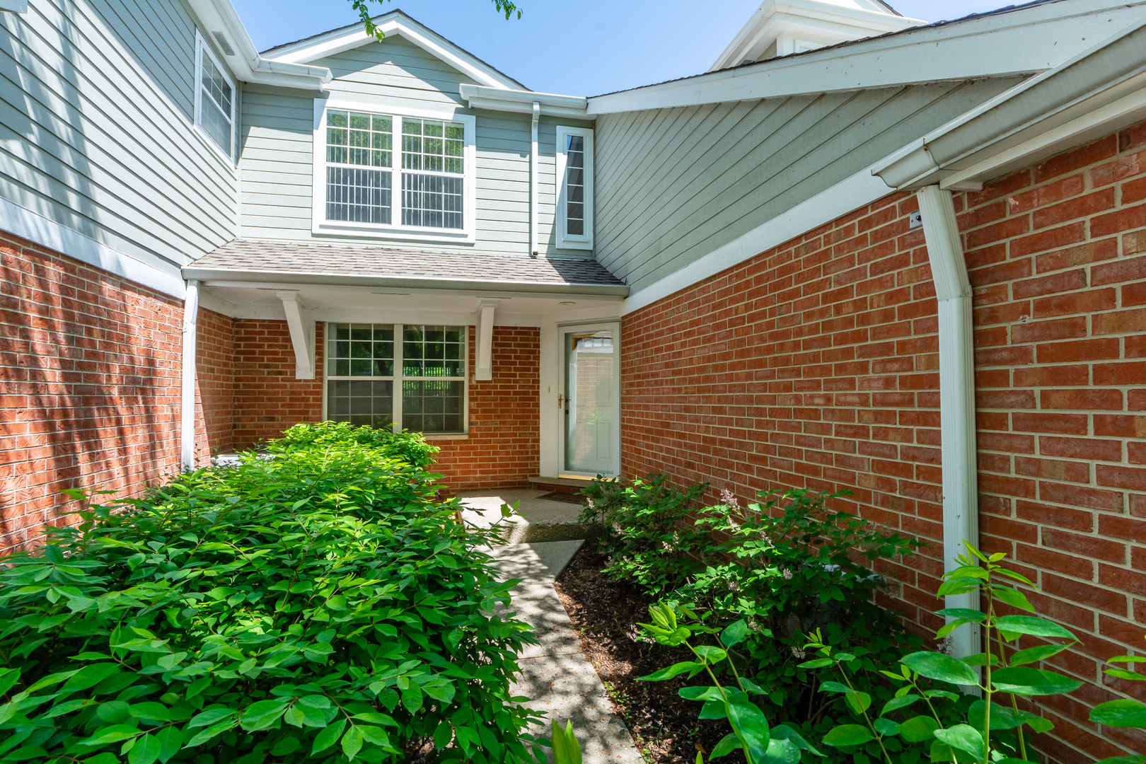 4510 Deer Trail Northbrook, IL 60062 - Photo 2 of 44 a view of front of a house with a yard