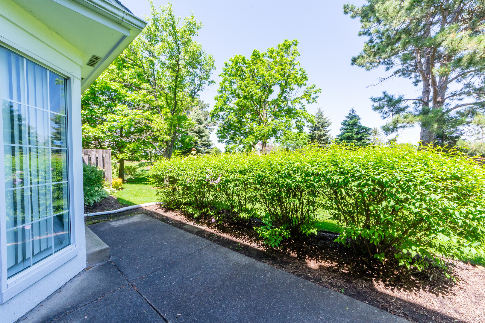 4510 Deer Trail Northbrook, IL 60062 - Photo 39 of 44 a view of a garden with plants