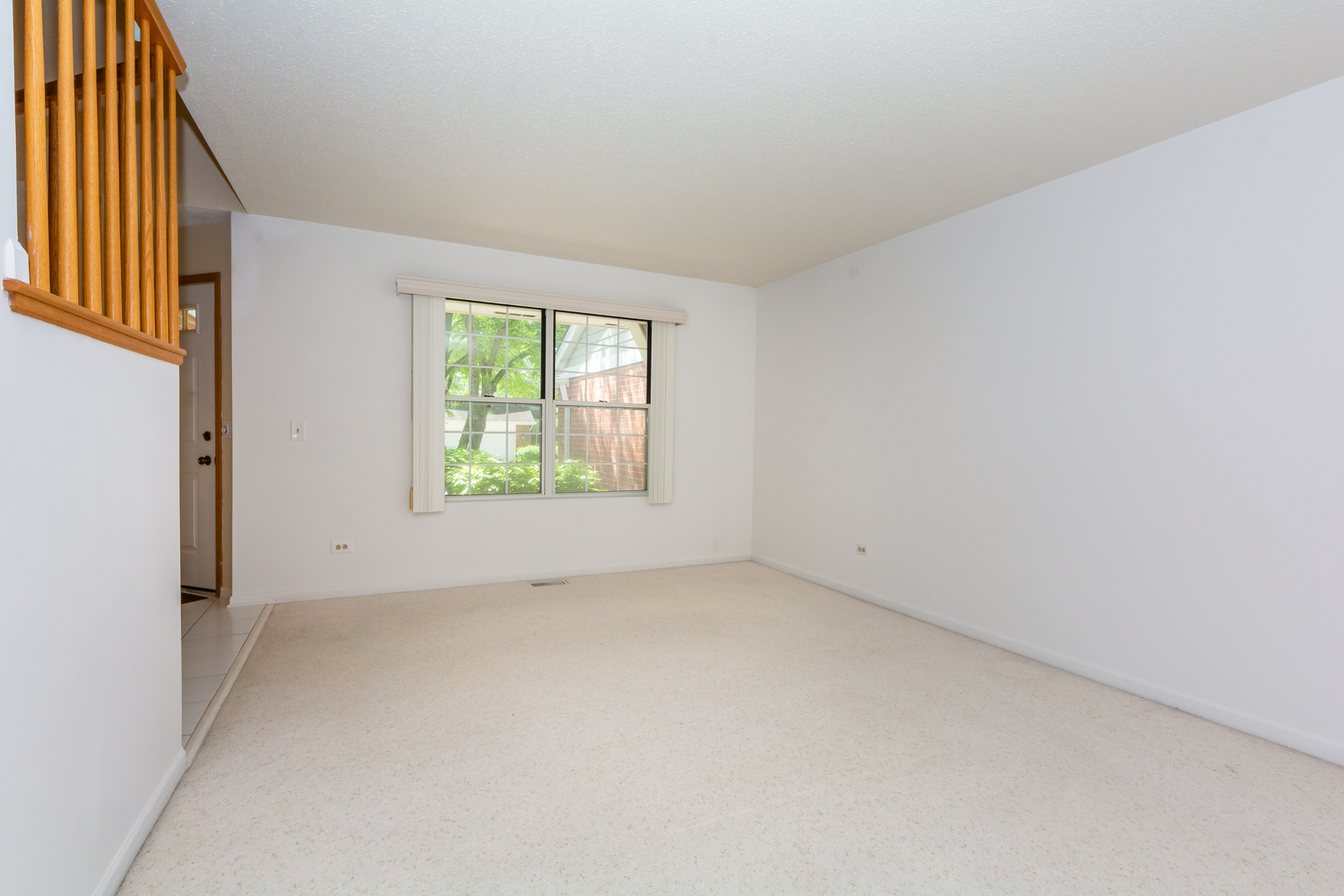 4510 Deer Trail Northbrook, IL 60062 - Photo 5 of 44 an empty room with windows