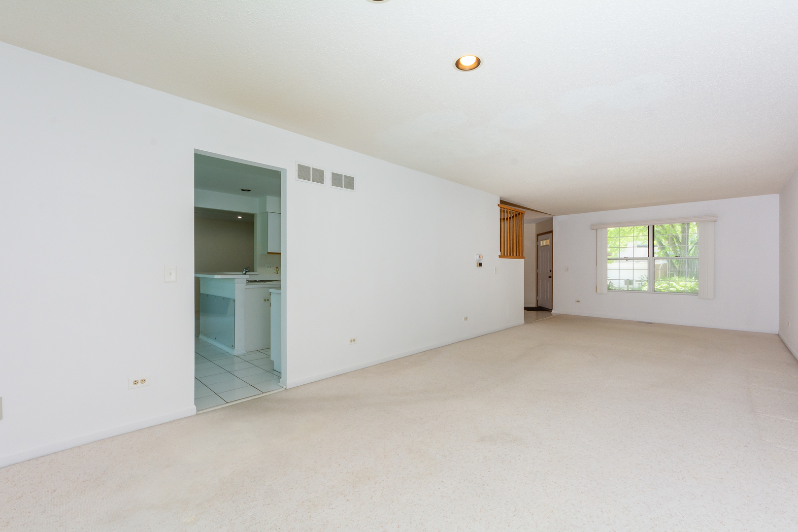 4510 Deer Trail Northbrook, IL 60062 - Photo 9 of 44 an empty room with windows