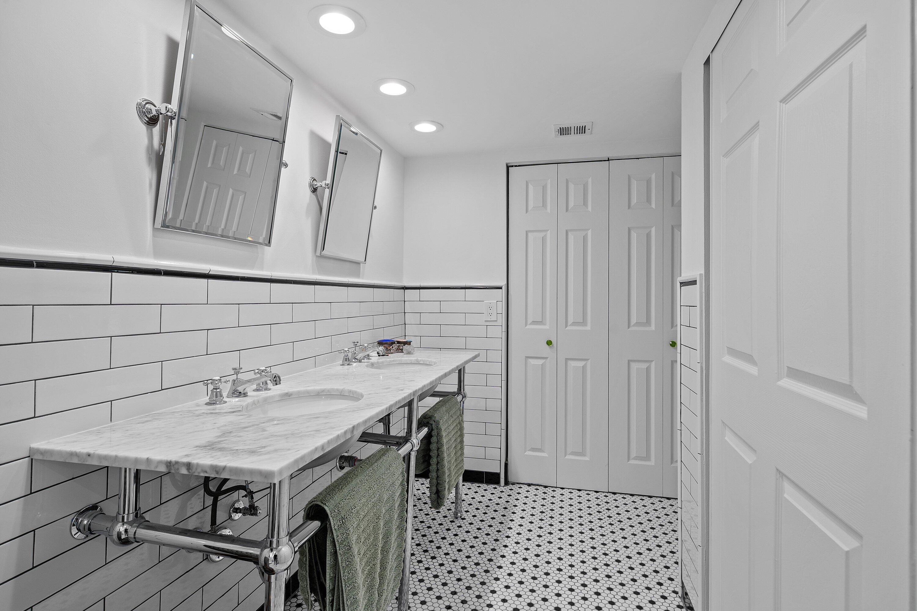 6096 Glendale Drive Boca Raton, FL 33433 - Photo 41 of 60 Ensuite 3