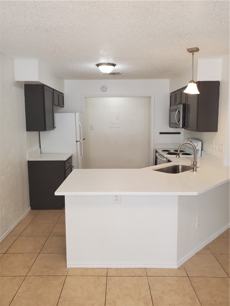 4208 Duval Road, Unit B Austin, TX 78759 - Photo 4 of 31