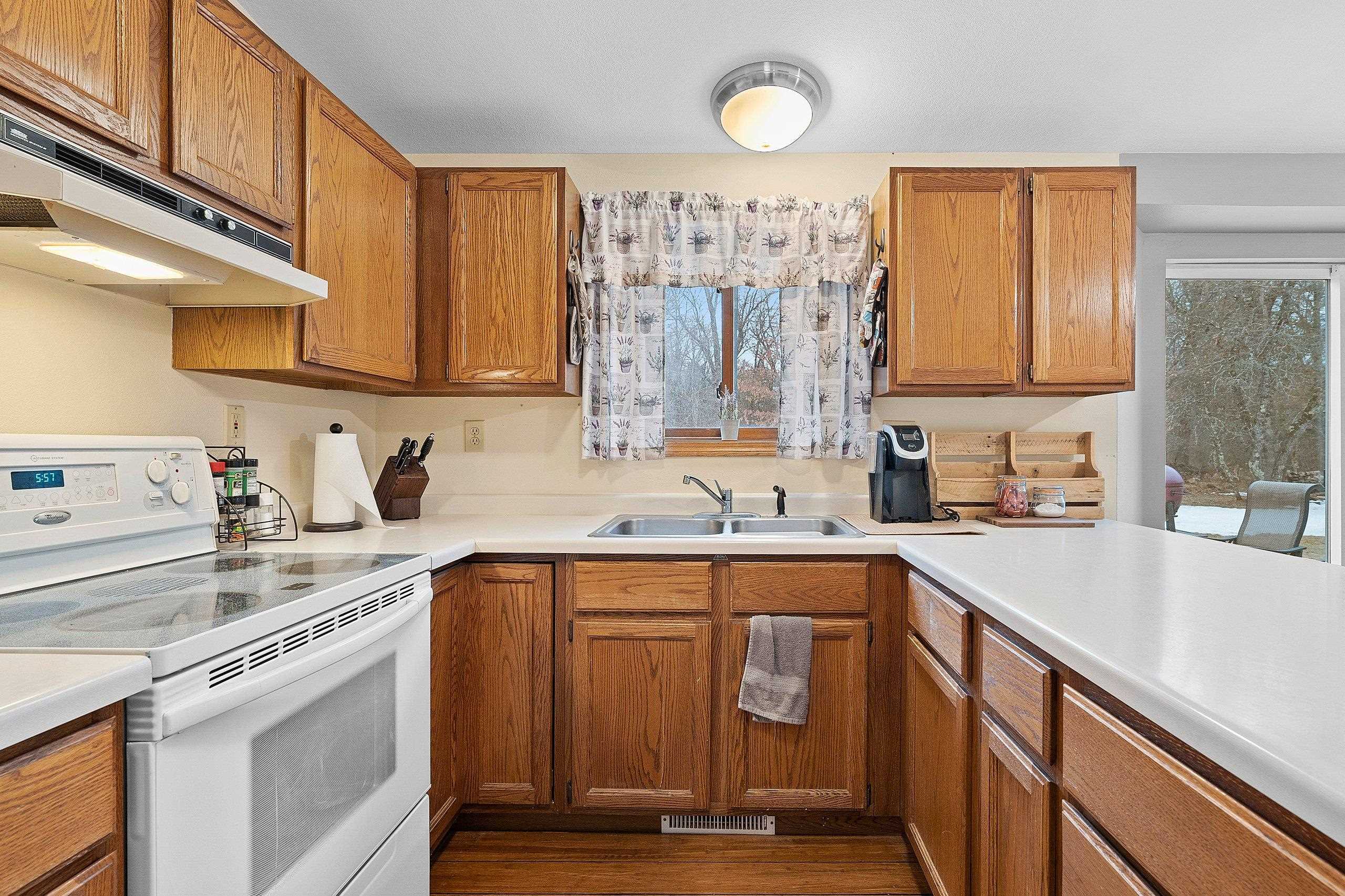 W13671 Merlin Lane Crivitz, WI 54114 - Photo 19 of 62