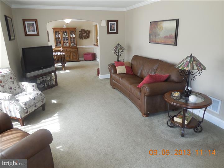 2404 Mill Road Boothwyn, PA 19061 - Photo 10 of 19 Living Room
