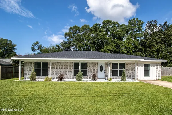 $2,750 | 282 Mccool Street, Ocean Springs, MS 39564