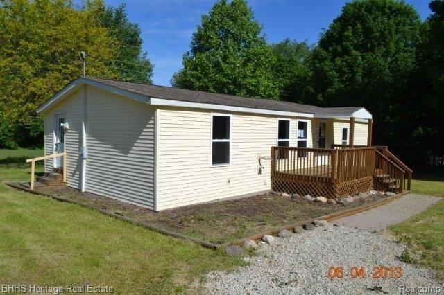 4700 Dutcher Road Howell, MI 48843 - Photo 6 of 25 Front/Sideof House