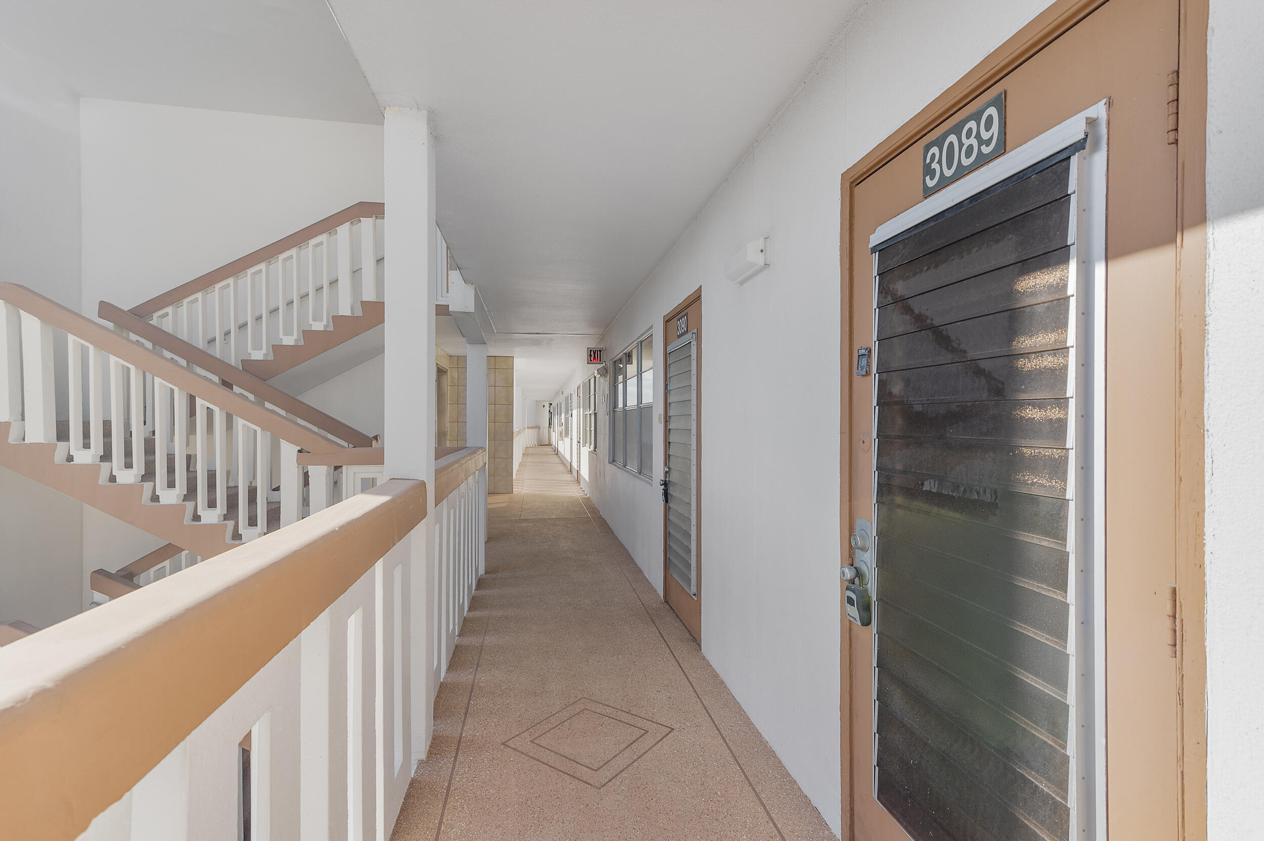 3089 Cornwall East, Unit E Boca Raton, FL 33434 - Photo 2 of 39 dsc_1276