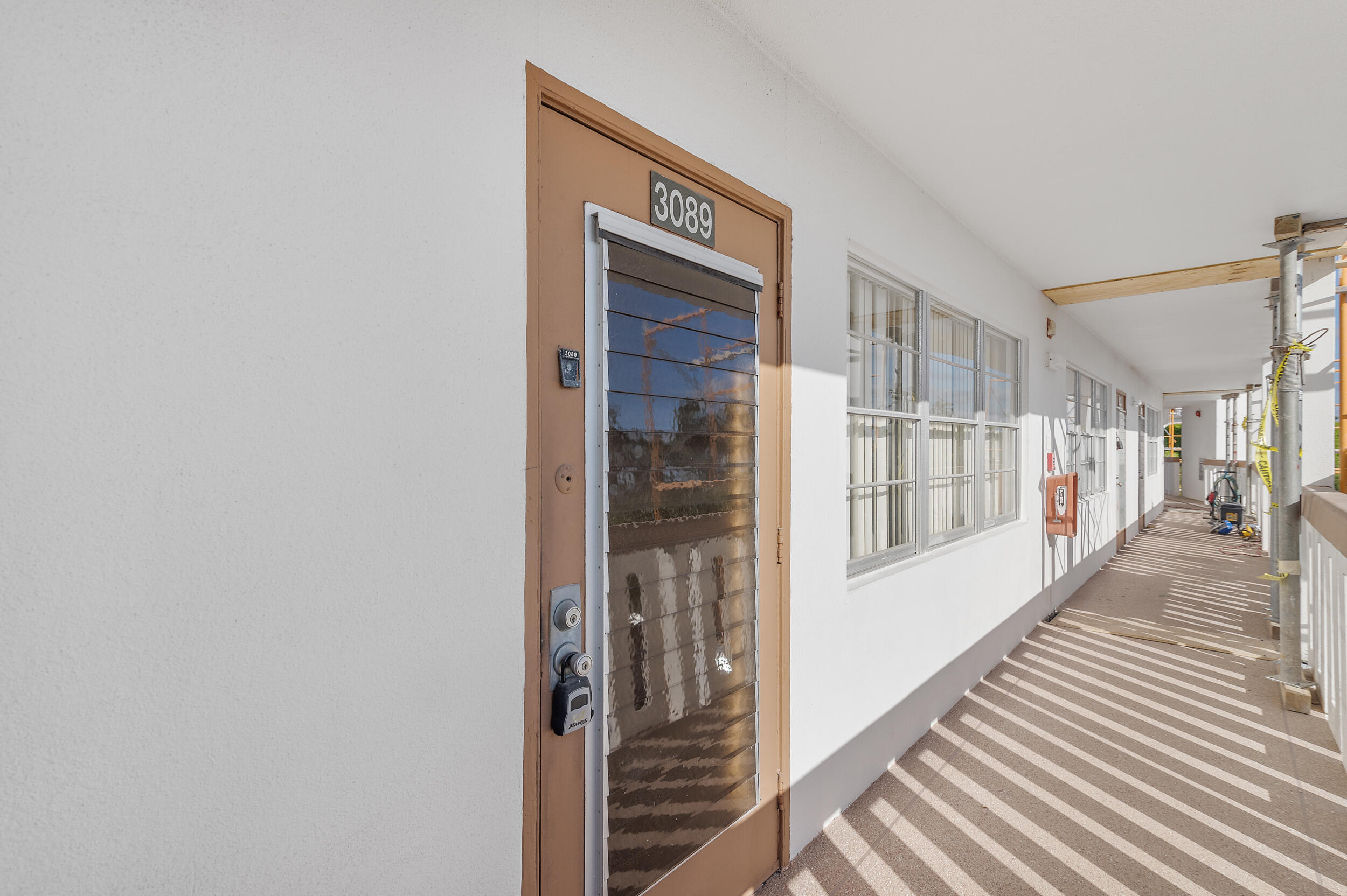 3089 Cornwall East, Unit E Boca Raton, FL 33434 - Photo 3 of 39 dsc_1281