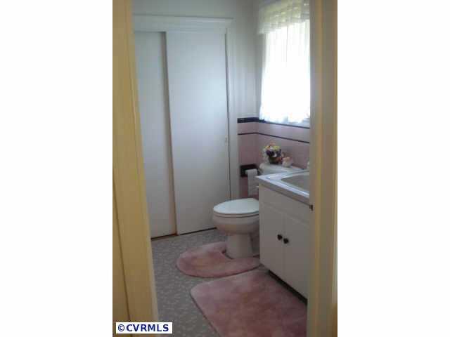 314 South Providence Road Chesterfield, VA 23236 - Photo 5 of 10 Other - Full Bath off Master Bedroom W/Shower