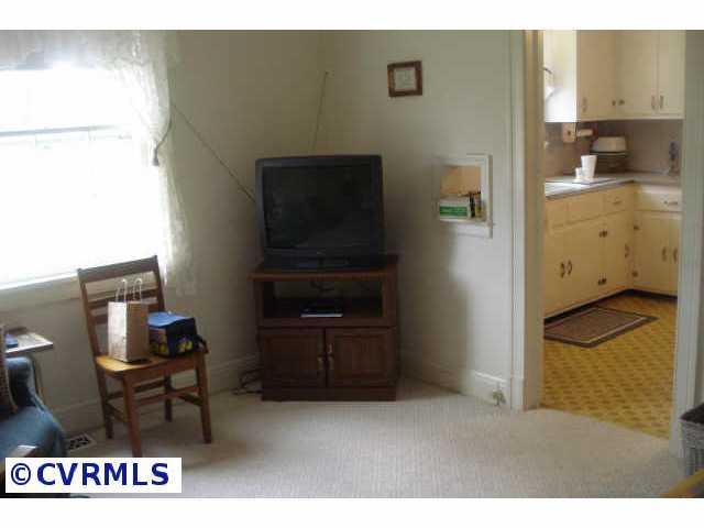 314 South Providence Road Chesterfield, VA 23236 - Photo 7 of 10 Other - Family Room into Kitchen/All Appliances to Convey