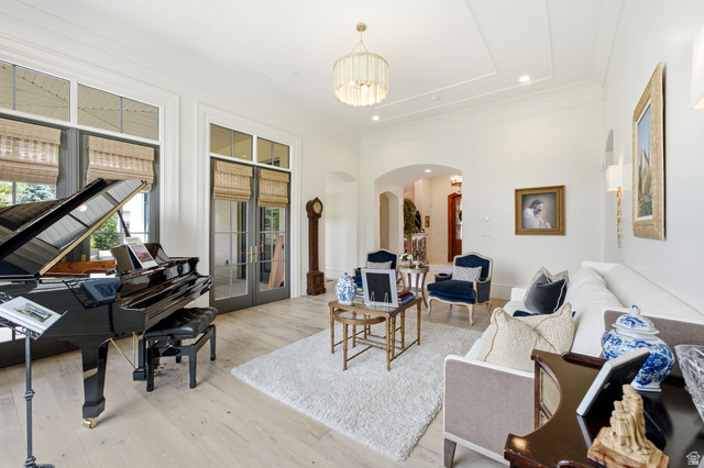 71 Farm Road Midway, UT 84049 - Photo 10 of 92 Spacious room featuring light wood-finish flooring and a white area rug