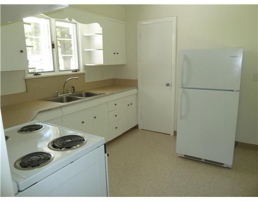 40 Ross Road Kennebunk, ME 04043 - Photo 4 of 12 Kitchen. Kitchen with pantry. New...