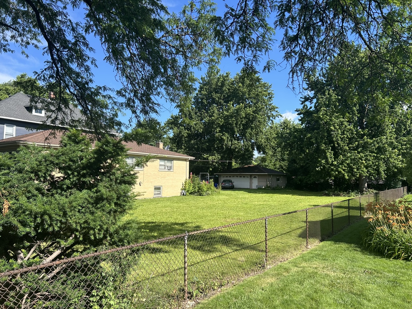 8326 45th Place Lyons, IL 60534 - Photo 10 of 15