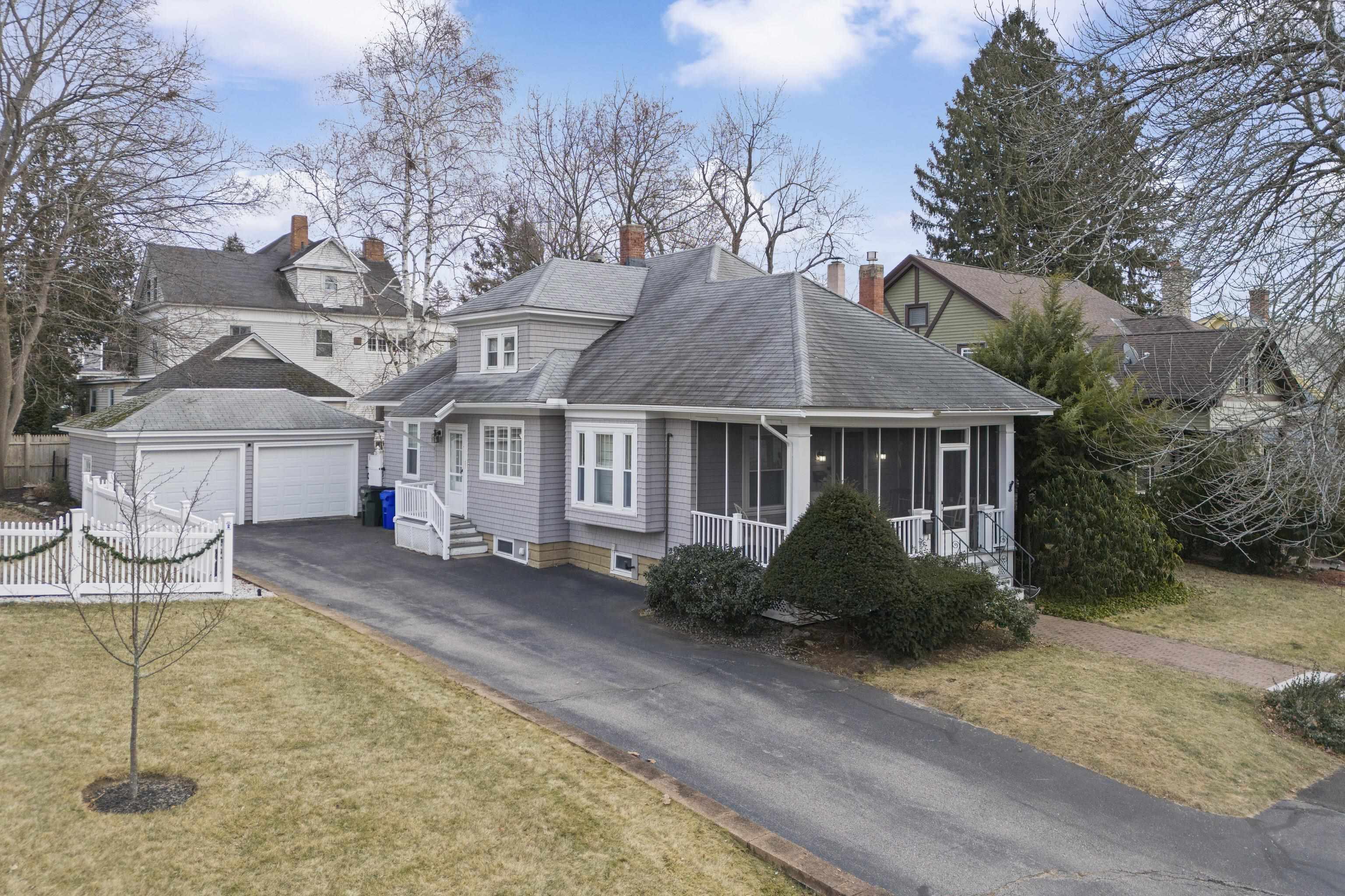 209 Ray Street Manchester, NH 03104 - Photo 1 of 35 Gallery Image 1