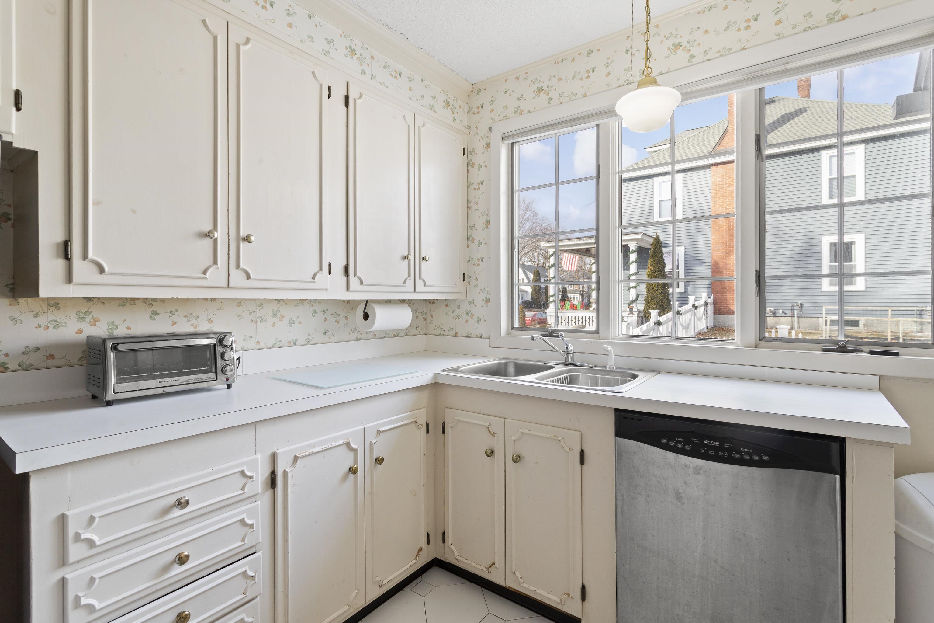 209 Ray Street Manchester, NH 03104 - Photo 23 of 35 Gallery Image 23
