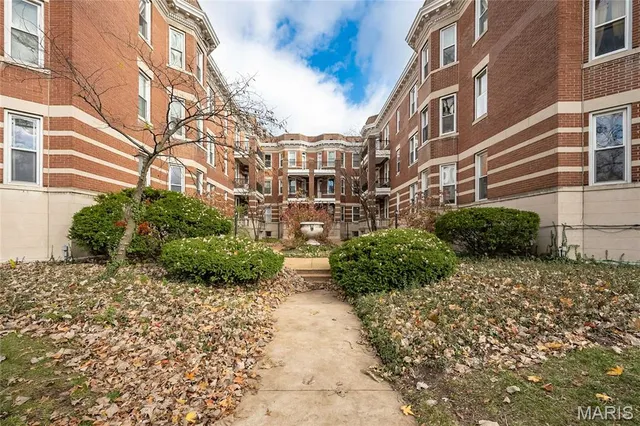 $199,900 | 4957 McPherson Avenue, Unit 57D, St. Louis, MO 63108