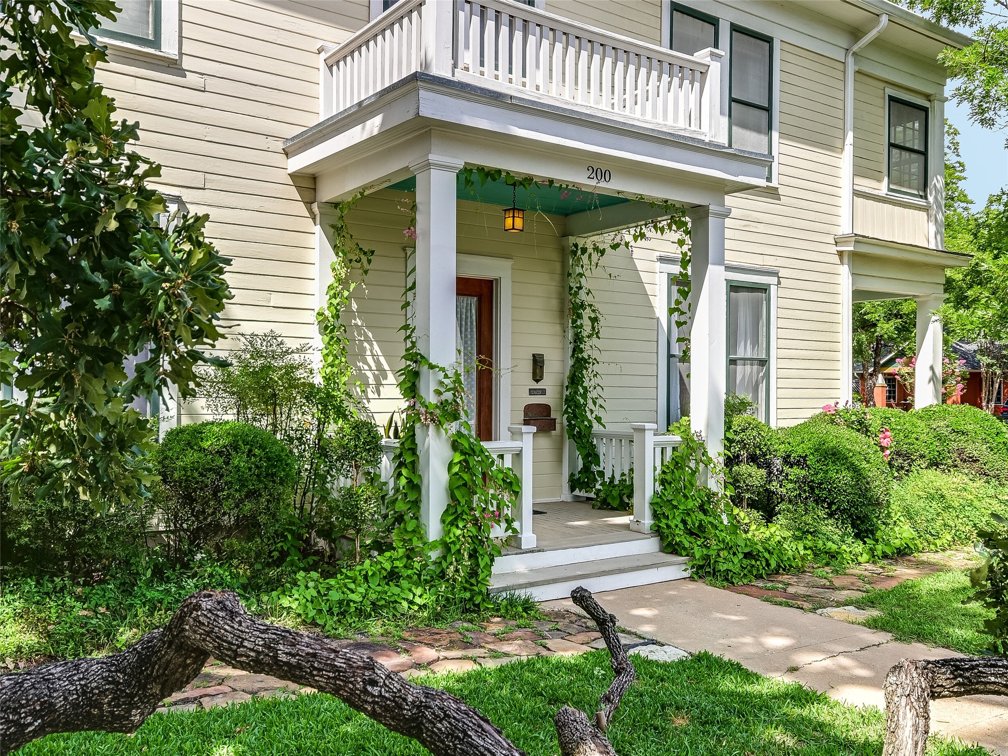 200 West 40th Street Austin, TX 78751 - Photo 1 of 40 Front porch