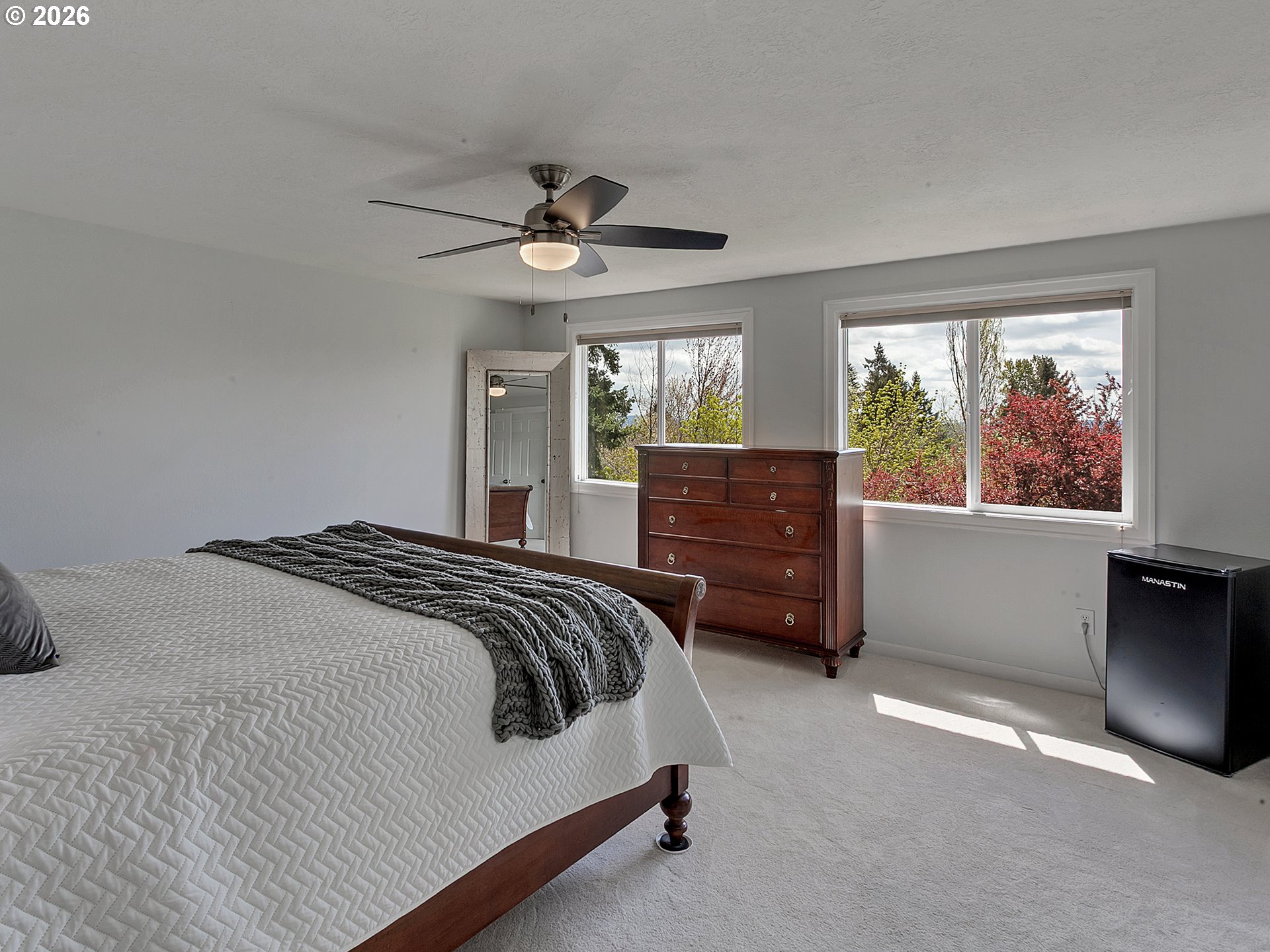 14740 Southwest Hawk Ridge Road Tigard, OR 97224 - Photo 19 of 48 Primary Bedroom