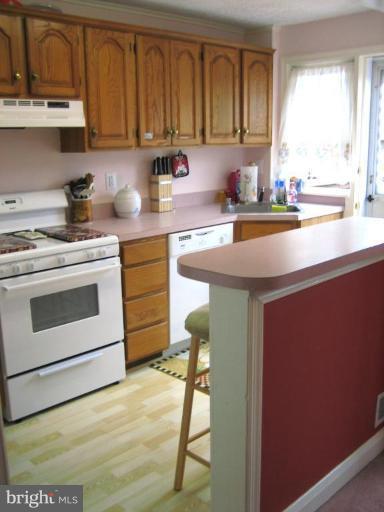 7459 Lawrence Road Dundalk, MD 21222 - Photo 3 of 16 Kitchen