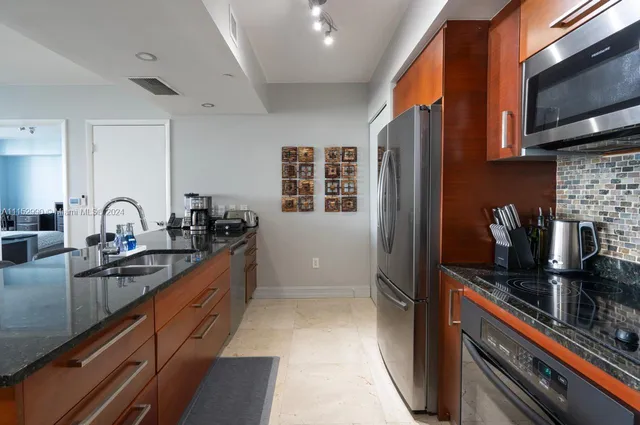 $6,000 | 1830 South Ocean Drive, Unit 4710, Hallandale Beach, FL 33009