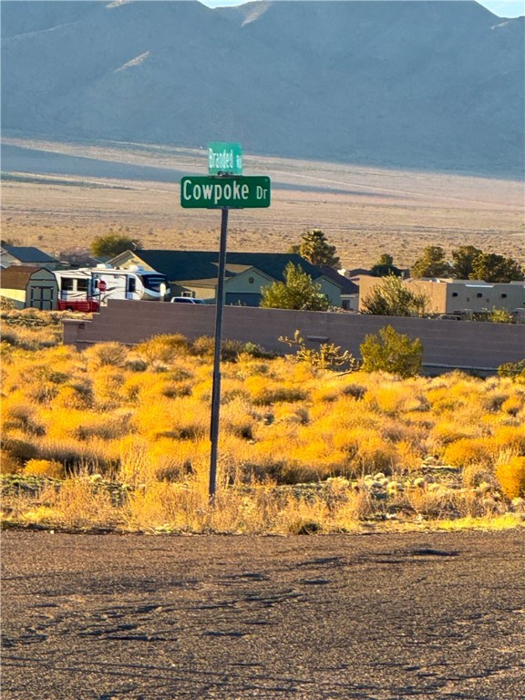 9368 Branded Road Kingman, AZ 86401 - Photo 8 of 32 a view of an ocean