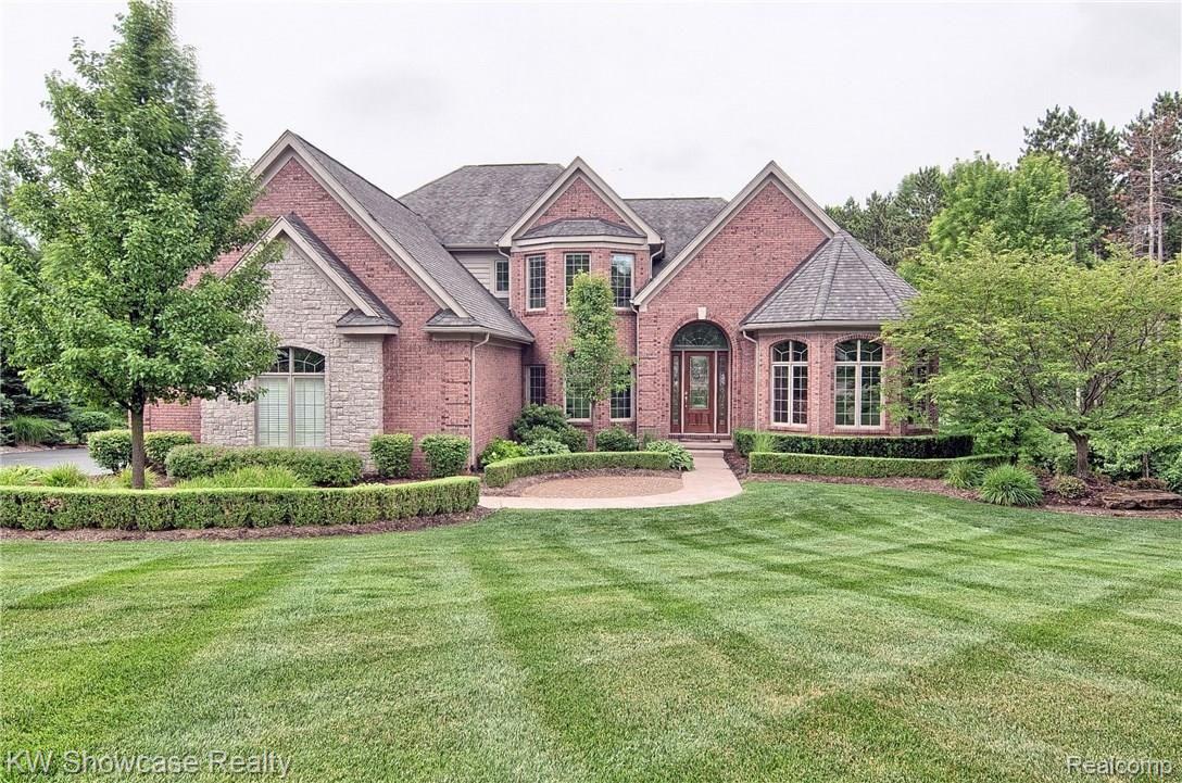 5477 Boulderwood Ridge Clarkston, MI 48348 - Photo 1 of 59 Front.jpg