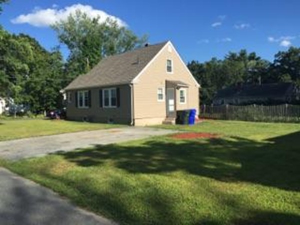 236 Laurelton Street Springfield, MA 01109 - Photo 3 of 11 Gallery Image 3
