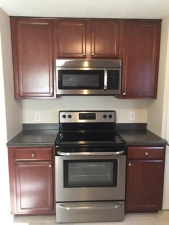 236 Laurelton Street Springfield, MA 01109 - Photo 5 of 11 Gallery Image 5