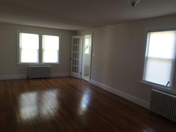 236 Laurelton Street Springfield, MA 01109 - Photo 7 of 11 Gallery Image 7