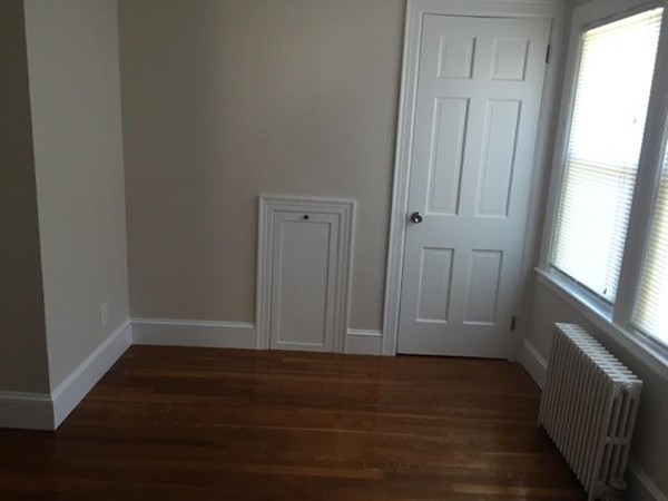 236 Laurelton Street Springfield, MA 01109 - Photo 8 of 11 Gallery Image 8