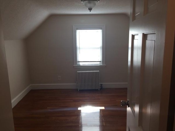 236 Laurelton Street Springfield, MA 01109 - Photo 10 of 11 Gallery Image 10