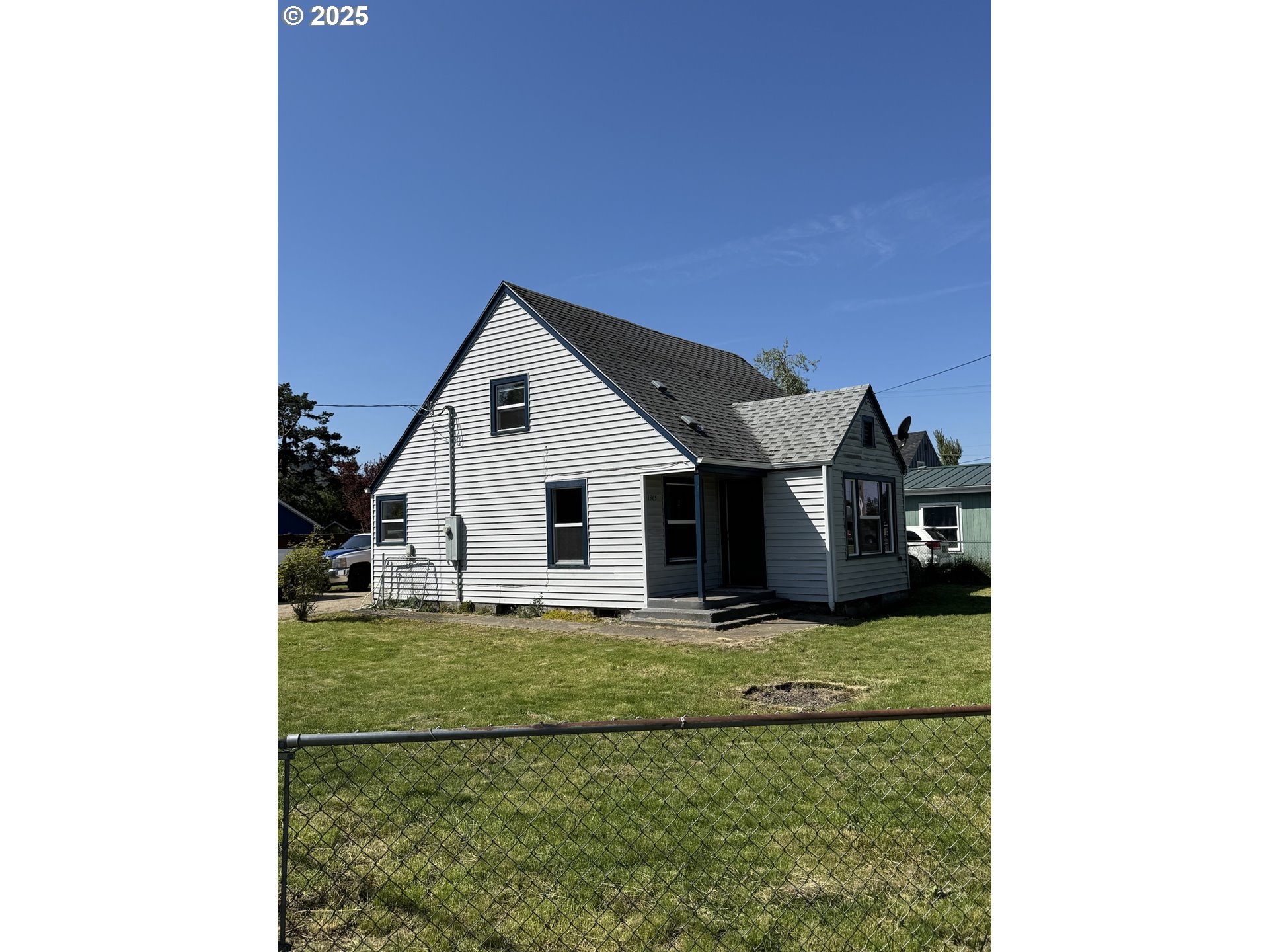 1965 D Street Springfield, OR 97477 - Photo 2 of 24