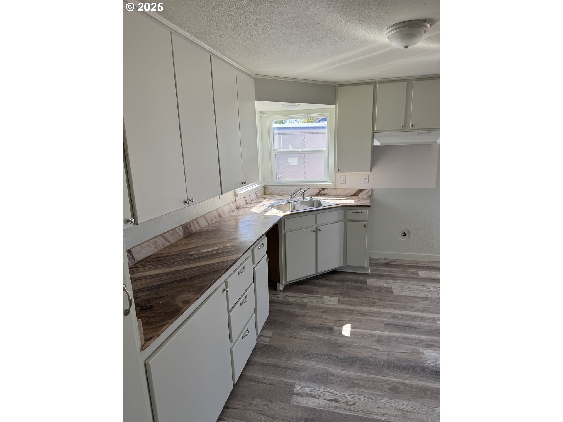 1965 D Street Springfield, OR 97477 - Photo 9 of 24