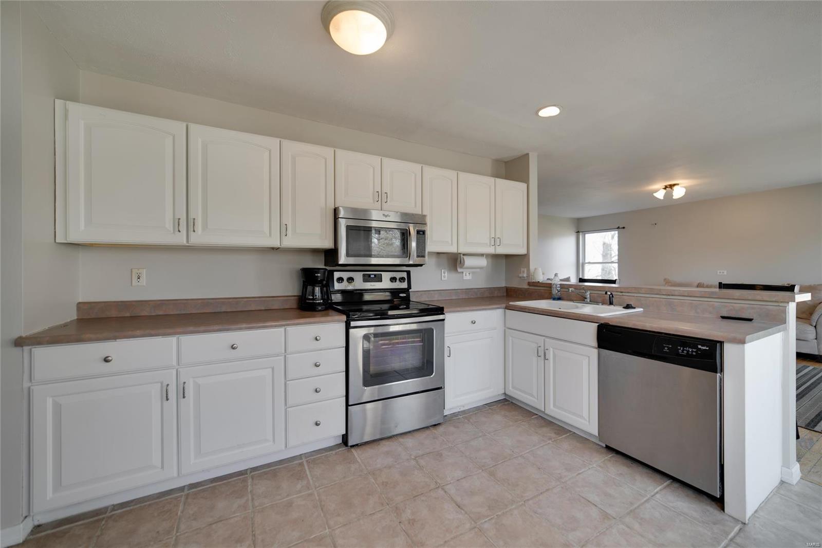 950 Hemingway Lane Weldon Spring, MO 63304 - Photo 14 of 36