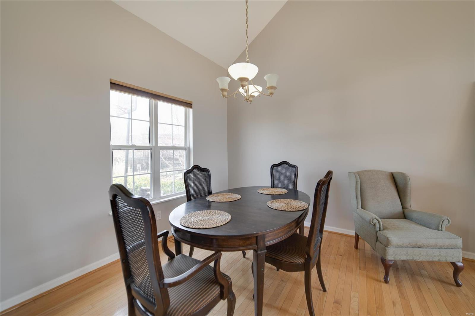 950 Hemingway Lane Weldon Spring, MO 63304 - Photo 6 of 36