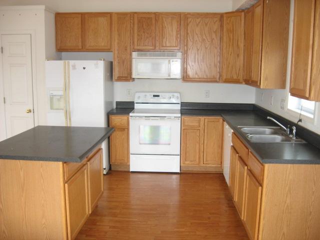 109 Grassy Road Key Largo, FL 33037 - Photo 5 of 11 Kitchen pic 2