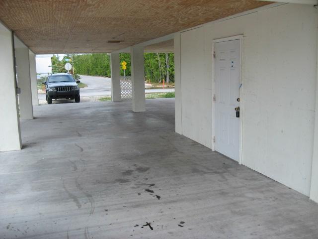 109 Grassy Road Key Largo, FL 33037 - Photo 7 of 11 Ground Level Open space