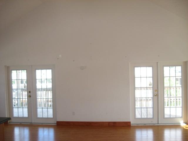 109 Grassy Road Key Largo, FL 33037 - Photo 9 of 11 Cathedral ceiling in Living room areas