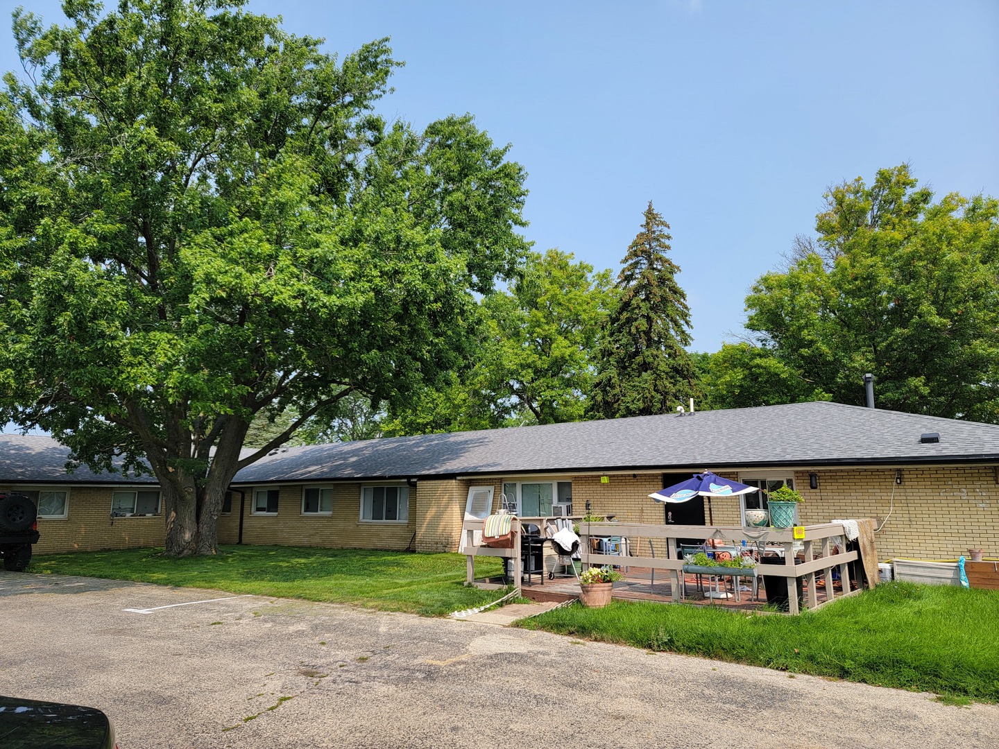908 Greenbrier Road, Unit 908 DeKalb, IL 60115 - Photo 2 of 14