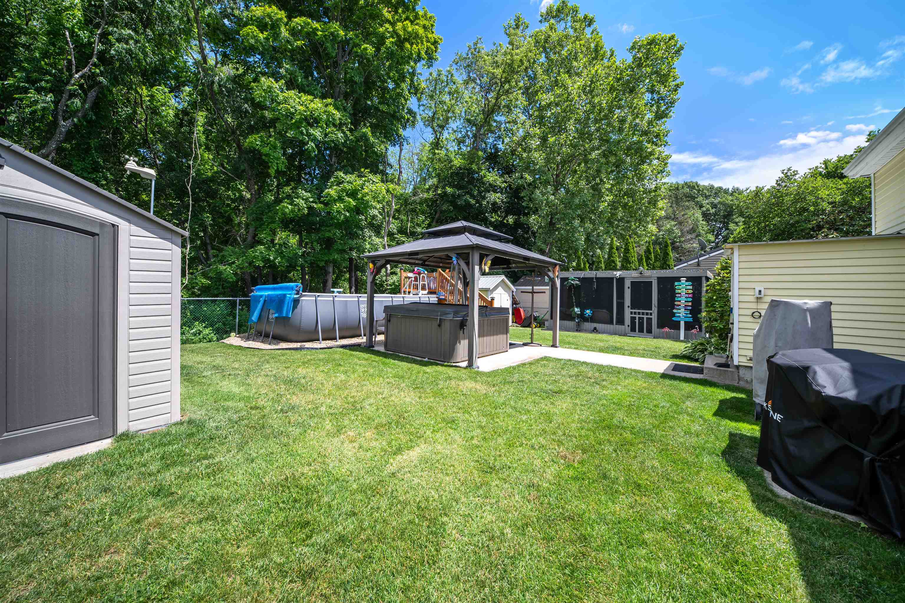 45 Applevale Drive Dover, NH 03820 - Photo 34 of 40