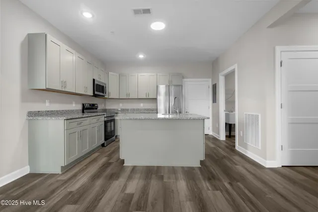 $1,850 | 2272 Dolphin Shores Drive Southwest, Unit 407, Supply, NC 28462