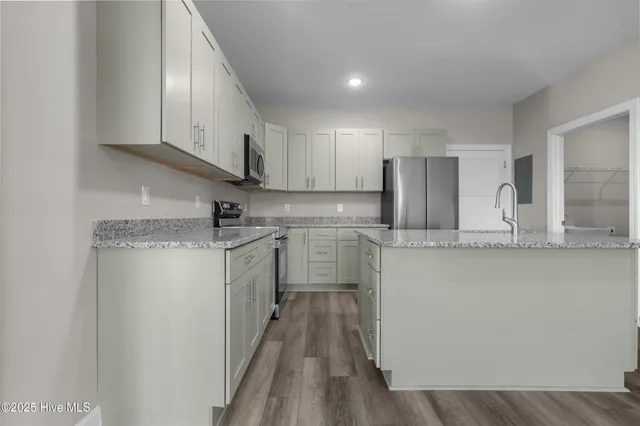 $1,850 | 2272 Dolphin Shores Drive Southwest, Unit 407, Supply, NC 28462