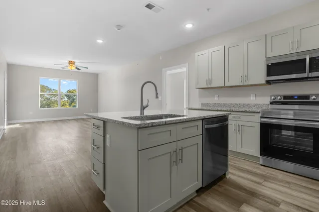 $1,850 | 2272 Dolphin Shores Drive Southwest, Unit 407, Supply, NC 28462