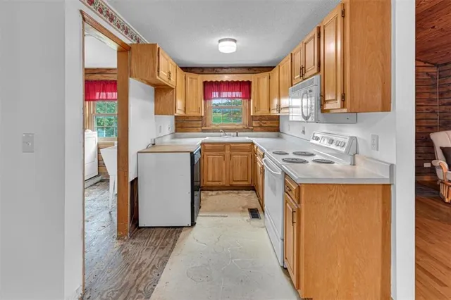 $975,000 | 14805 Southeast McBee Chappel Drive, Braymer, MO 64624