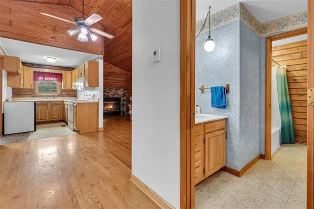 $975,000 | 14805 Southeast McBee Chappel Drive, Braymer, MO 64624