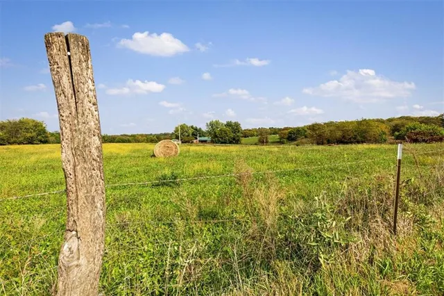 $975,000 | 14805 Southeast McBee Chappel Drive, Braymer, MO 64624