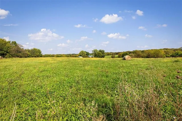 $975,000 | 14805 Southeast McBee Chappel Drive, Braymer, MO 64624