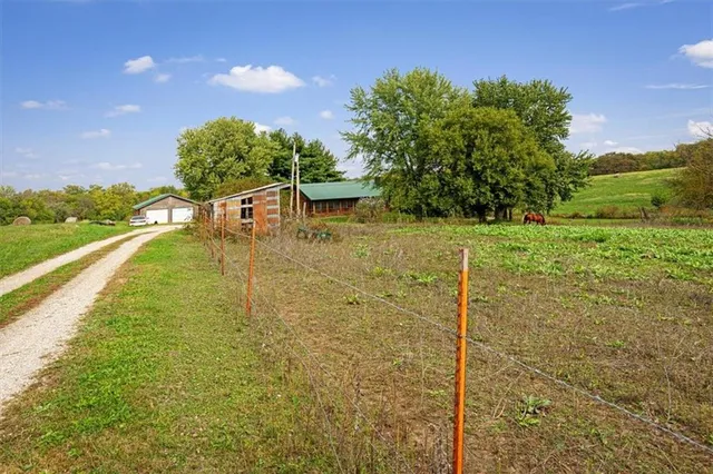 $975,000 | 14805 Southeast McBee Chappel Drive, Braymer, MO 64624